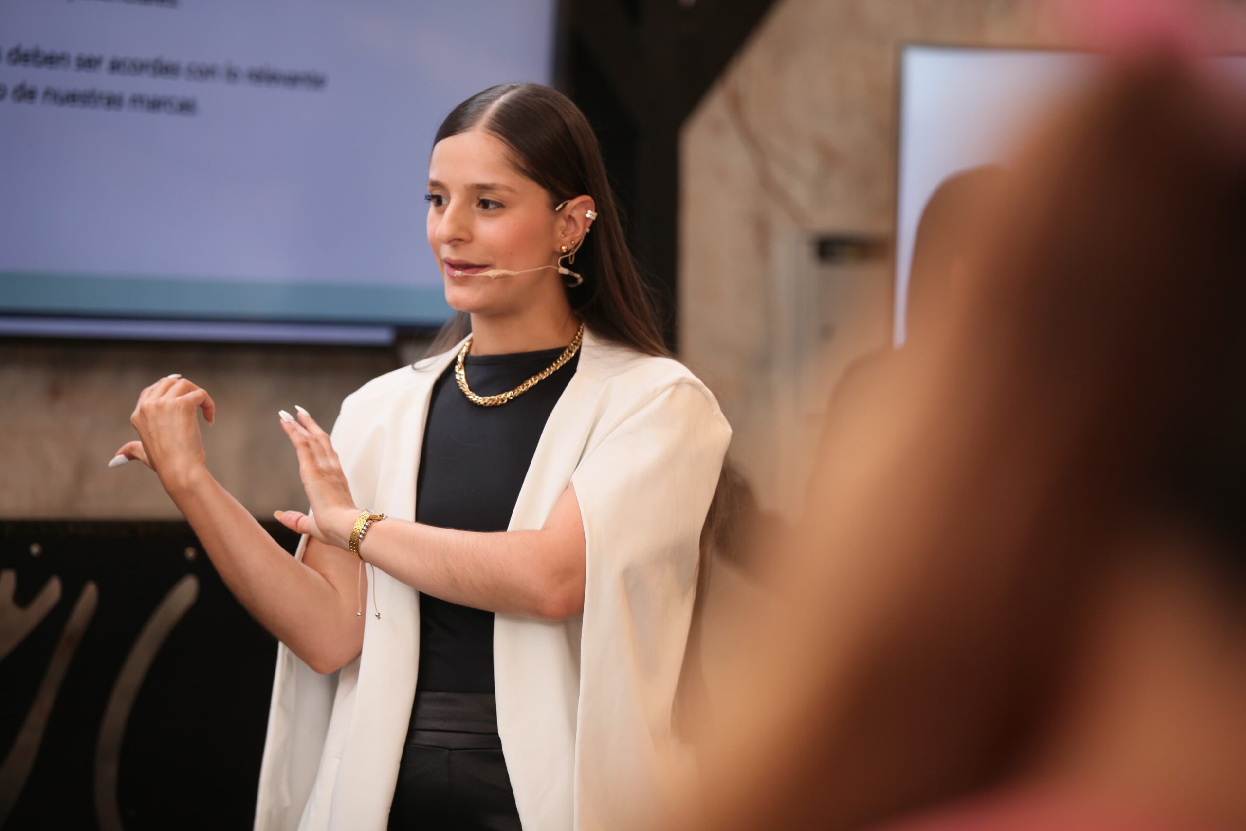 021af45c-c3c3-4d5b-b2fa-a37ea463f97b